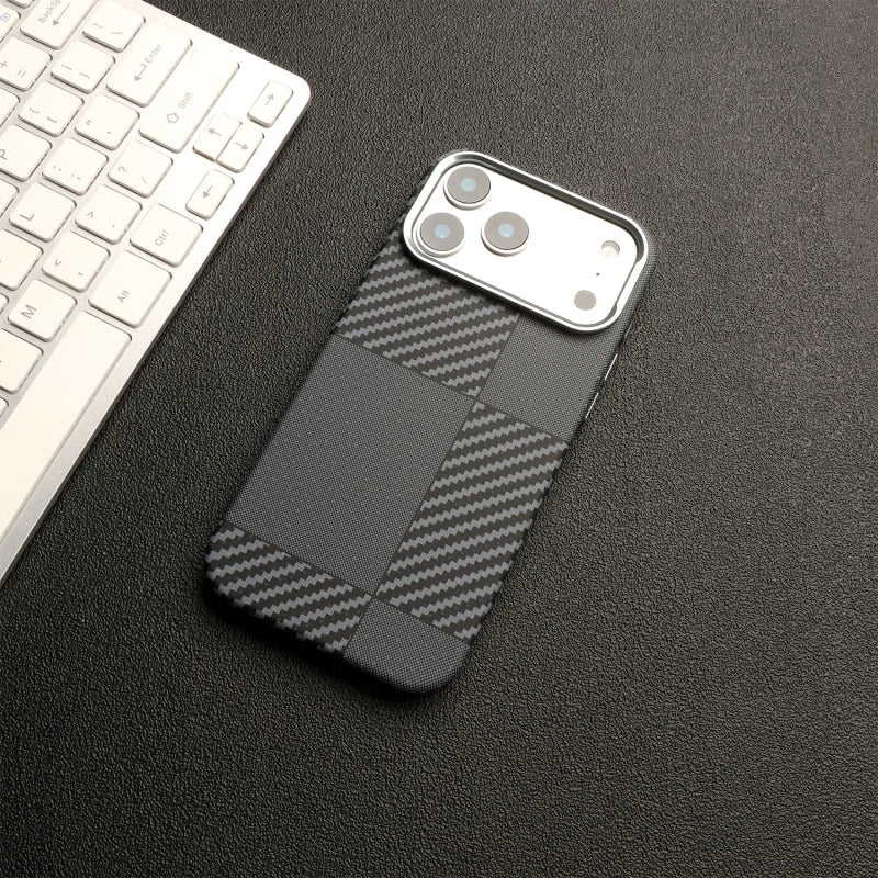 Funda iPhone MagSafe Fibra de Carbono | Carga Inalámbrica, Antihuella | PC Rígida