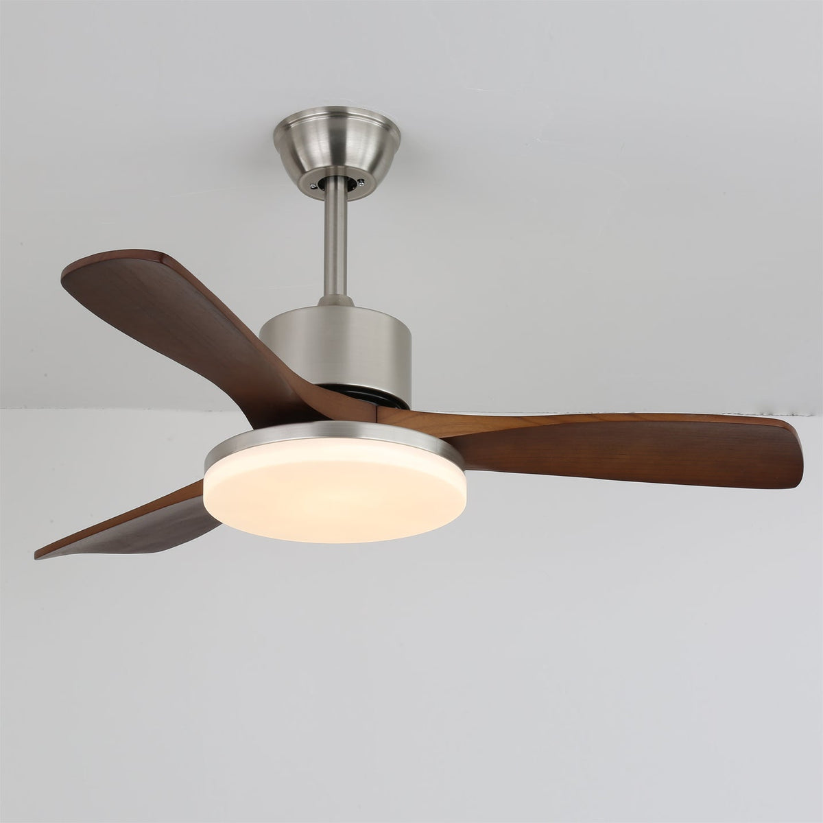 LuxeBreeze Ventilador de Techo de Madera con Luz - VyFlair