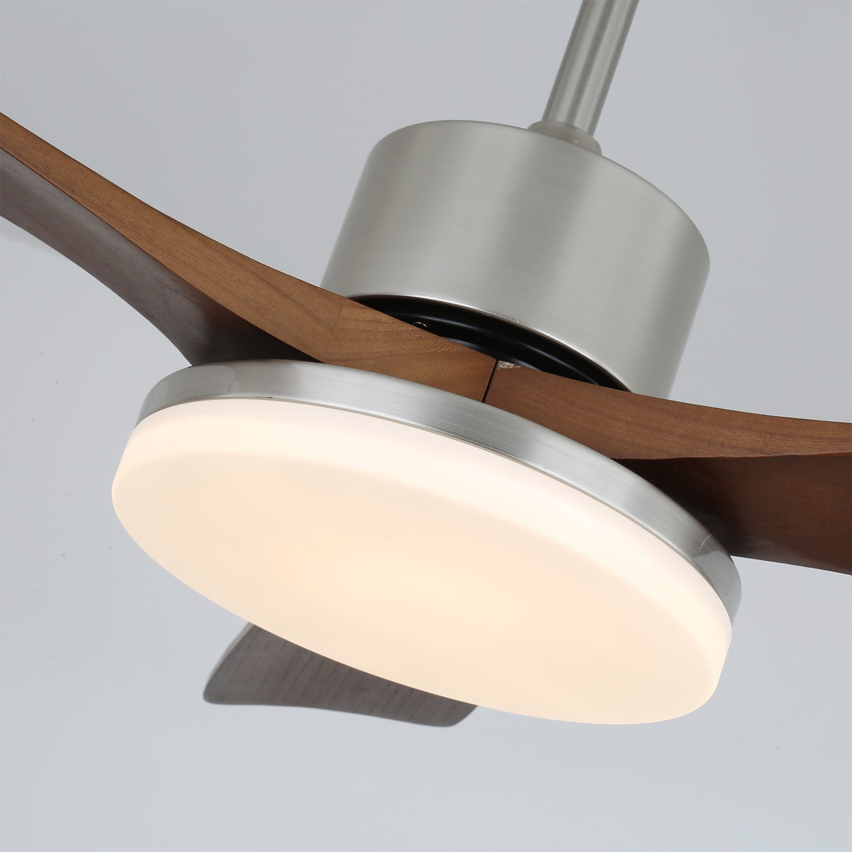 LuxeBreeze Ventilador de Techo de Madera con Luz - VyFlair
